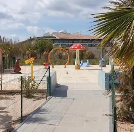 Les Pins Maritimes